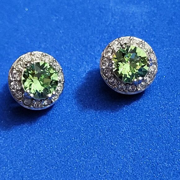 Jade New Sterling Silver Green & Swarovski Element August Birthstone Earriings - Picture 2 of 8